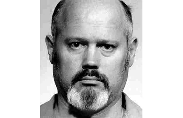 Иллюстрация к книге — Сыны Сэма. Убийцы влюбленных парочек [book-illustration-110.webp]