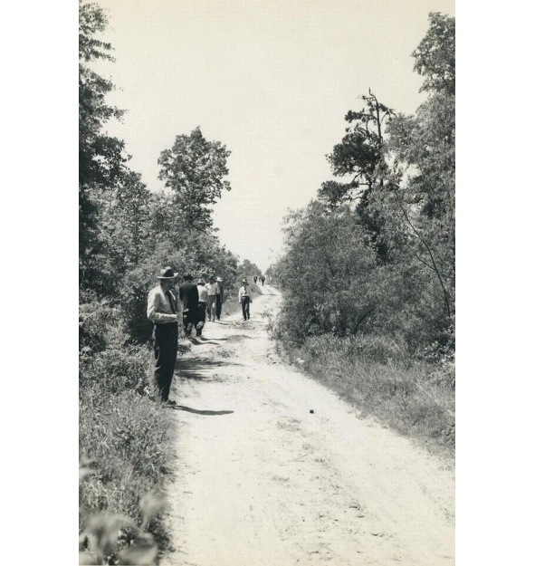 Иллюстрация к книге — Сыны Сэма. Убийцы влюбленных парочек [book-illustration-130.webp]