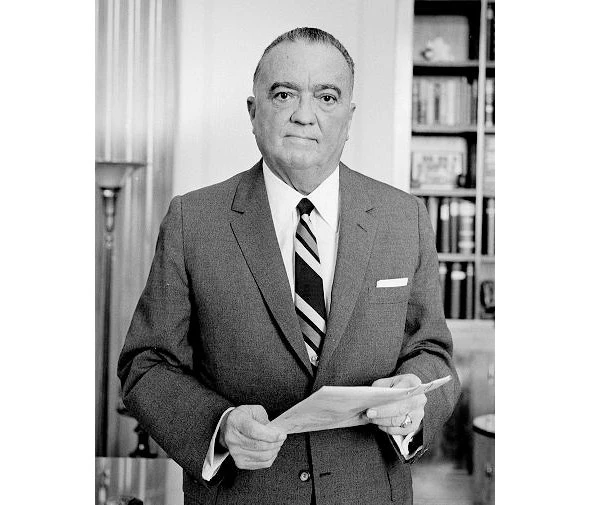 Иллюстрация к книге — Сыны Сэма. Убийцы влюбленных парочек [book-illustration-134.webp]