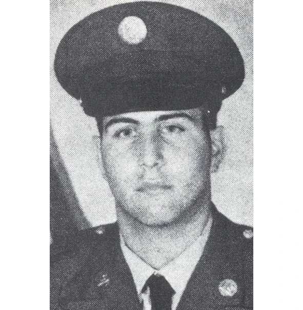 Иллюстрация к книге — Сыны Сэма. Убийцы влюбленных парочек [book-illustration-40.webp]