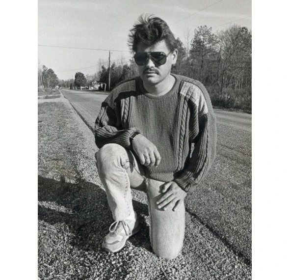 Иллюстрация к книге — Сыны Сэма. Убийцы влюбленных парочек [book-illustration-73.webp]