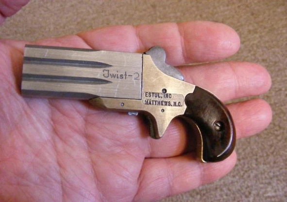 Иллюстрация к книге — Криминальные очерки [book-illustration-32.webp]