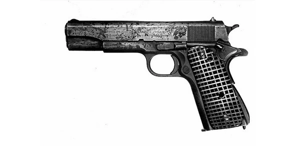 Иллюстрация к книге — Раздеватель. Хаммерсмитские убийства [book-illustration-80.webp]