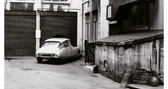 Иллюстрация к книге — Раздеватель. Хаммерсмитские убийства [book-illustration-86.webp]