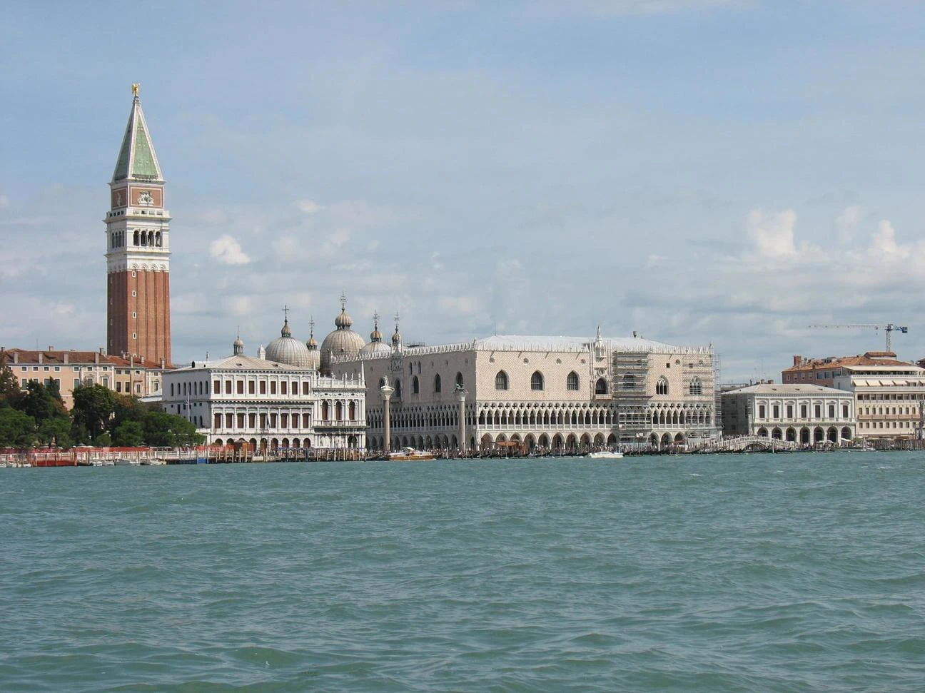 Иллюстрация к книге — Бьющий на взлете [book-illustration-1.webp]