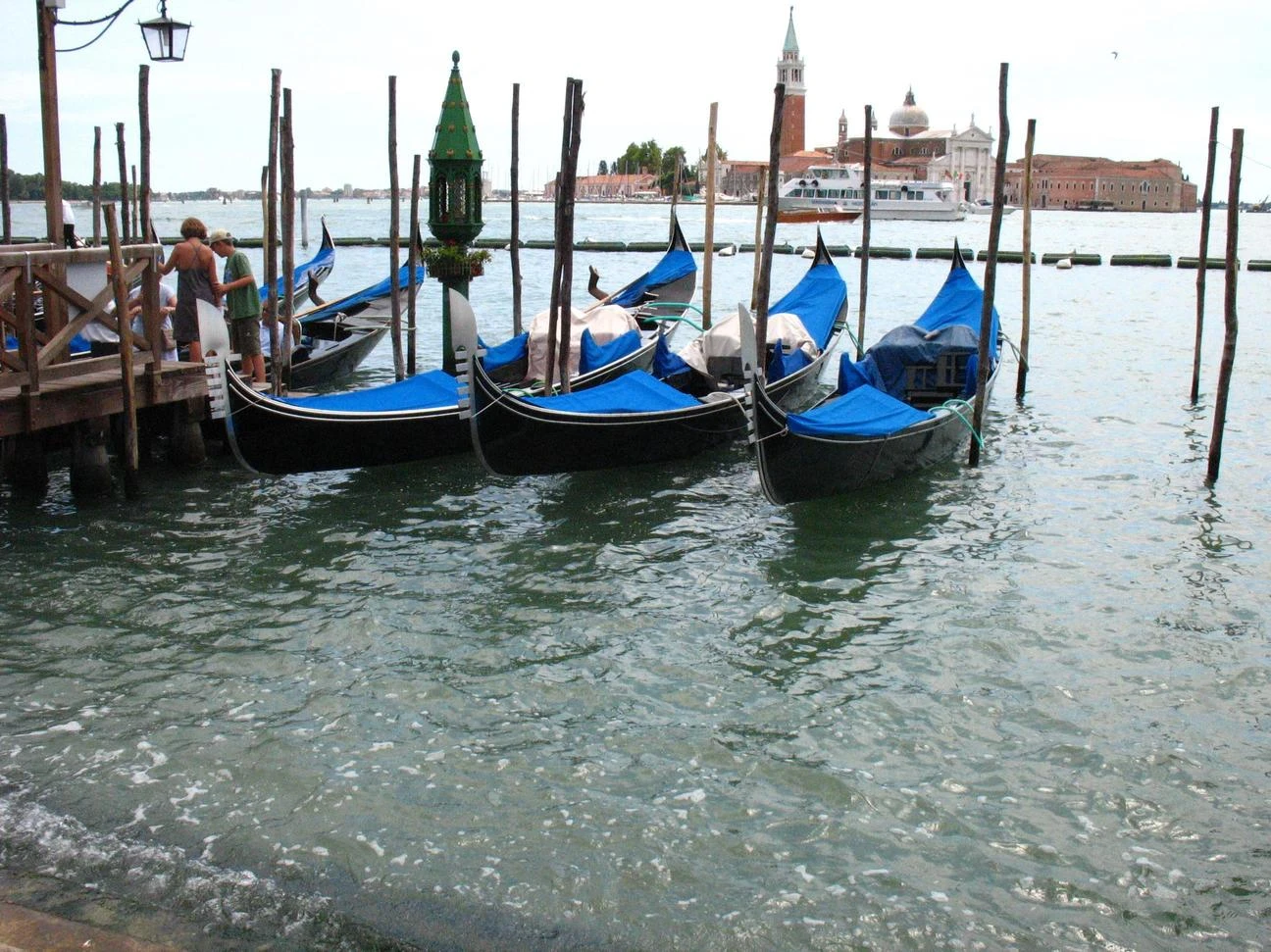 Иллюстрация к книге — Бьющий на взлете [book-illustration-14.webp]