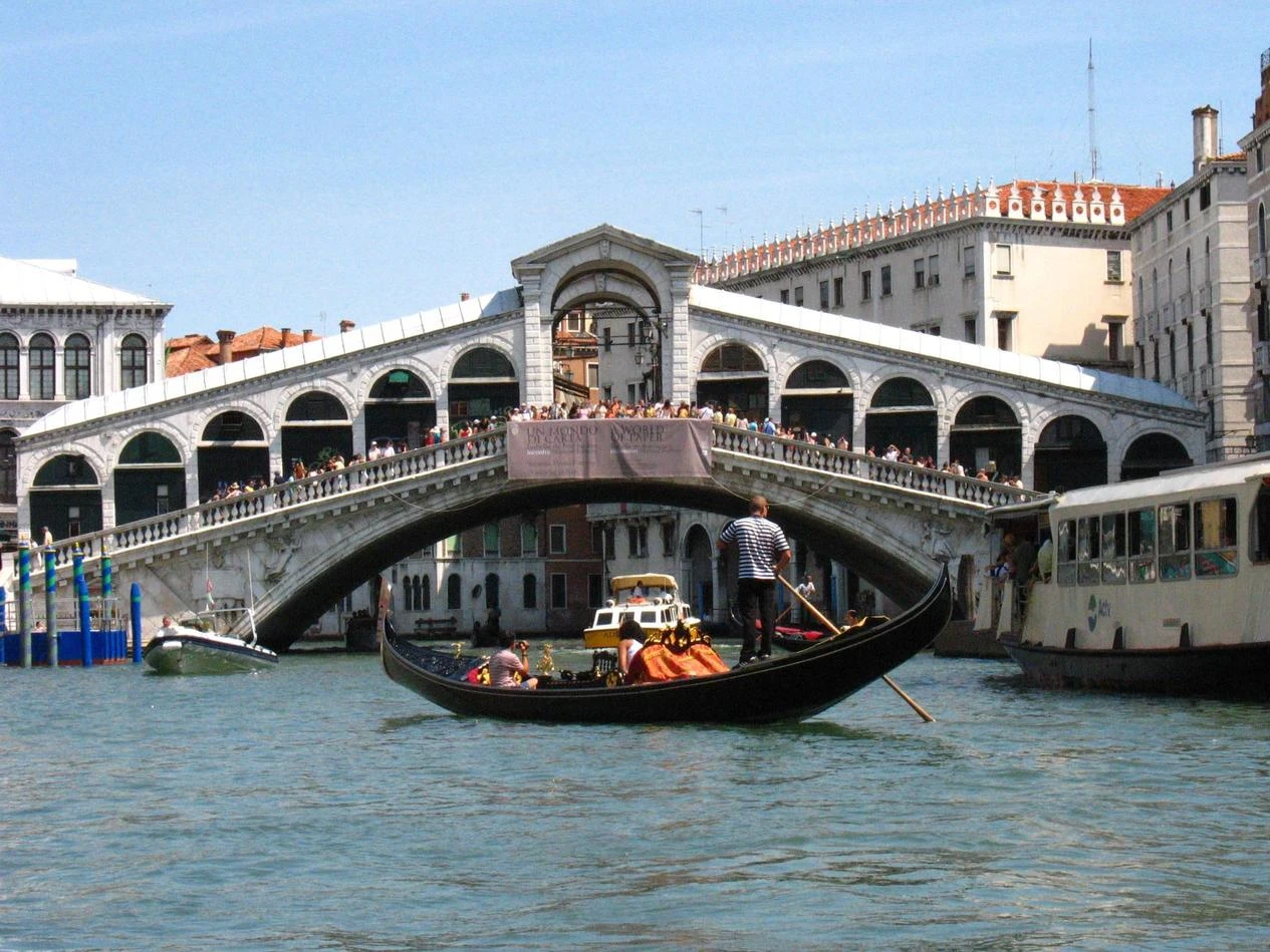 Иллюстрация к книге — Бьющий на взлете [book-illustration-4.webp]