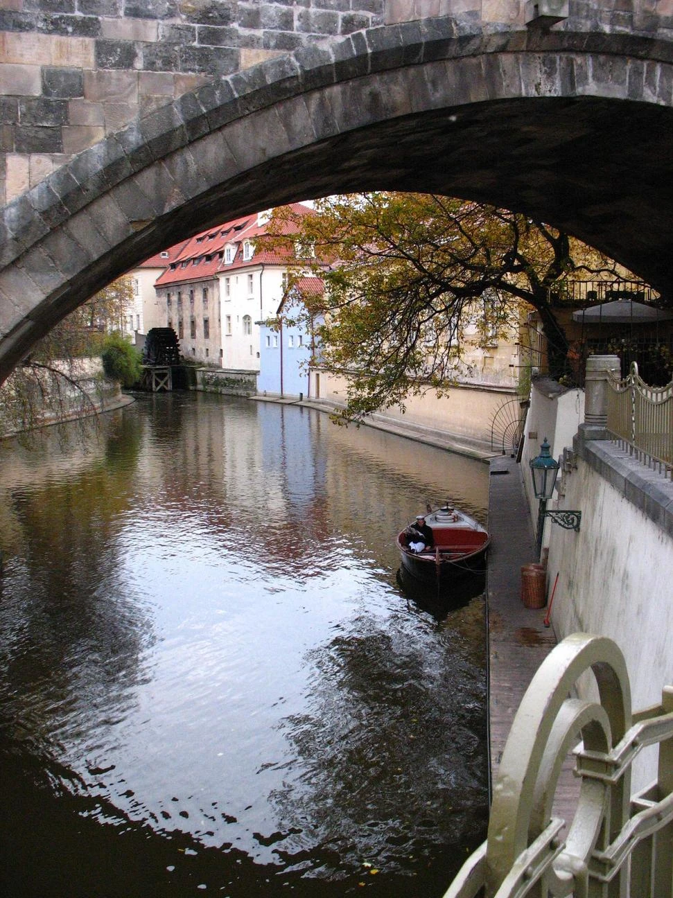 Иллюстрация к книге — Немного любви [book-illustration-15.webp]