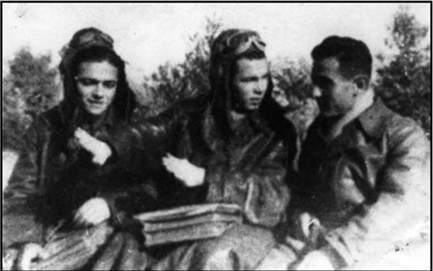 Иллюстрация к книге — Живые! Помните погибших моряков! Книга 1 [book-illustration-31.webp]