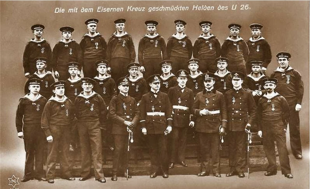 Иллюстрация к книге — Живые! Помните погибших моряков! Книга 1 [book-illustration-39.webp]