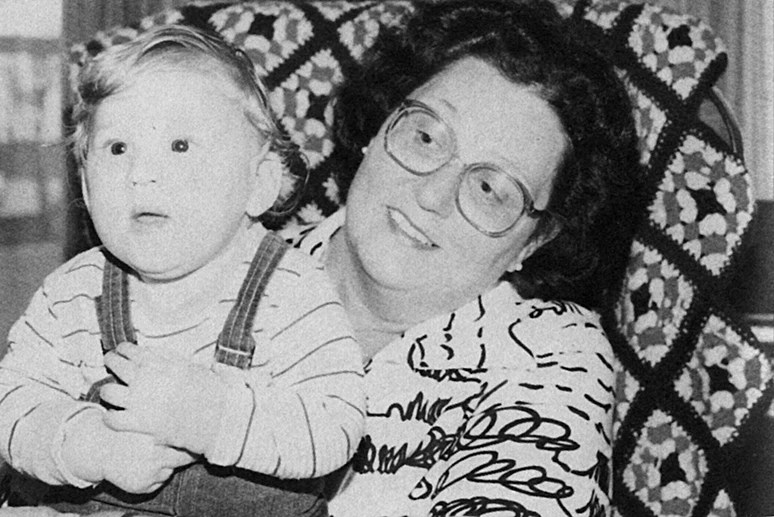 Иллюстрация к книге — Убийца со счастливым лицом. История маньяка Кита Джесперсона [book-illustration-3.webp]