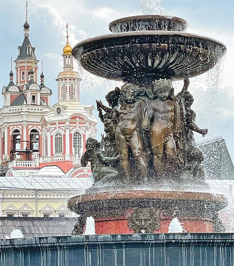 Иллюстрация к книге — Галерея Москва. Шедевры знаменитых мастеров на улицах столицы [book-illustration-3.webp]