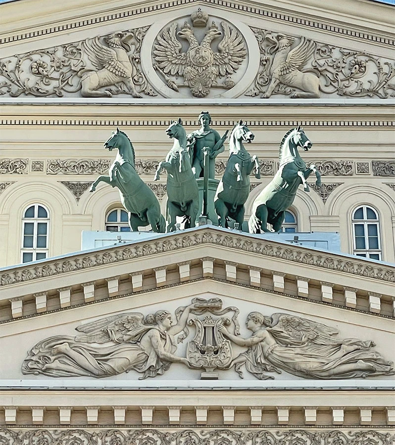 Иллюстрация к книге — Галерея Москва. Шедевры знаменитых мастеров на улицах столицы [book-illustration-46.webp]